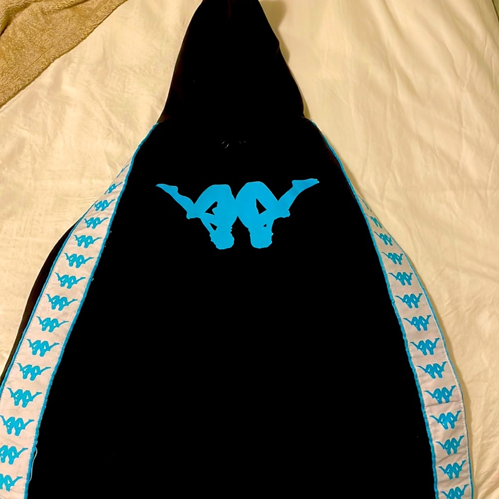 black Kapp Hoodie Medium used rarely looks brand new